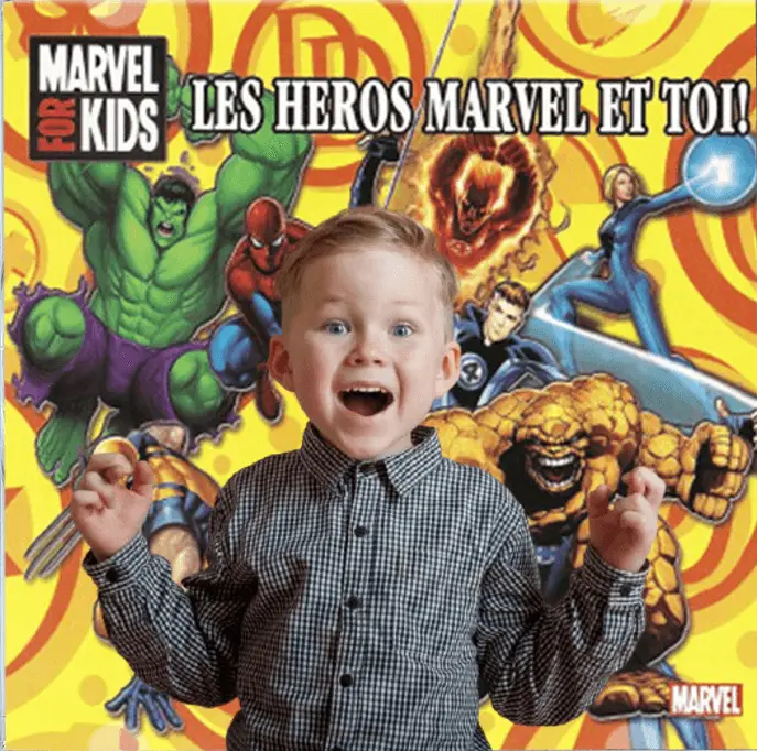 Petit garçon s'émerveille avec le CD Marvel personnalisé pour enfants